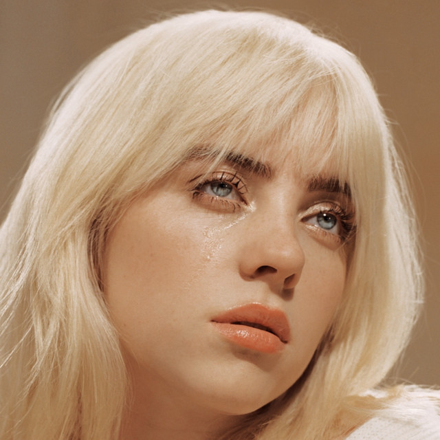 Portrait photo of the artist Billie Ellish